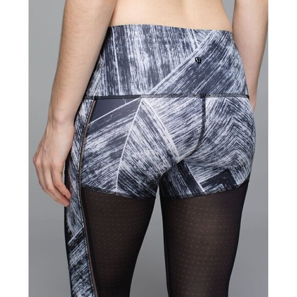 Lululemon Hot To Street Pants Heat Wave White/Black Leggings Size 6 - Picture 5 of 16